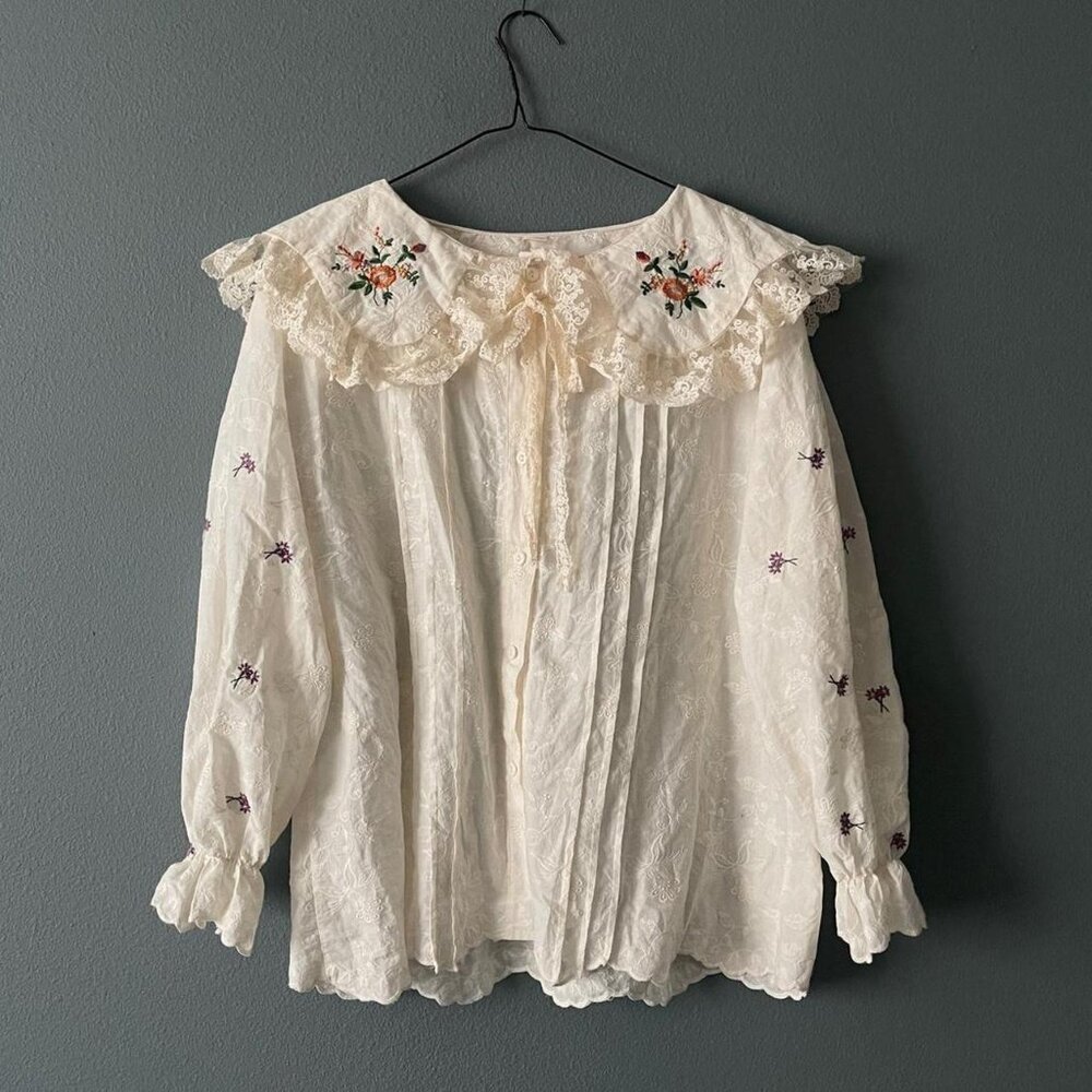 Creamy lace baby doll cottage core blouse Size L
